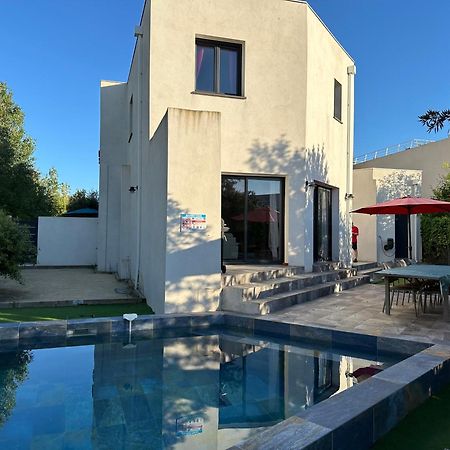 Villa En Bord De Plage Sete Exterior photo